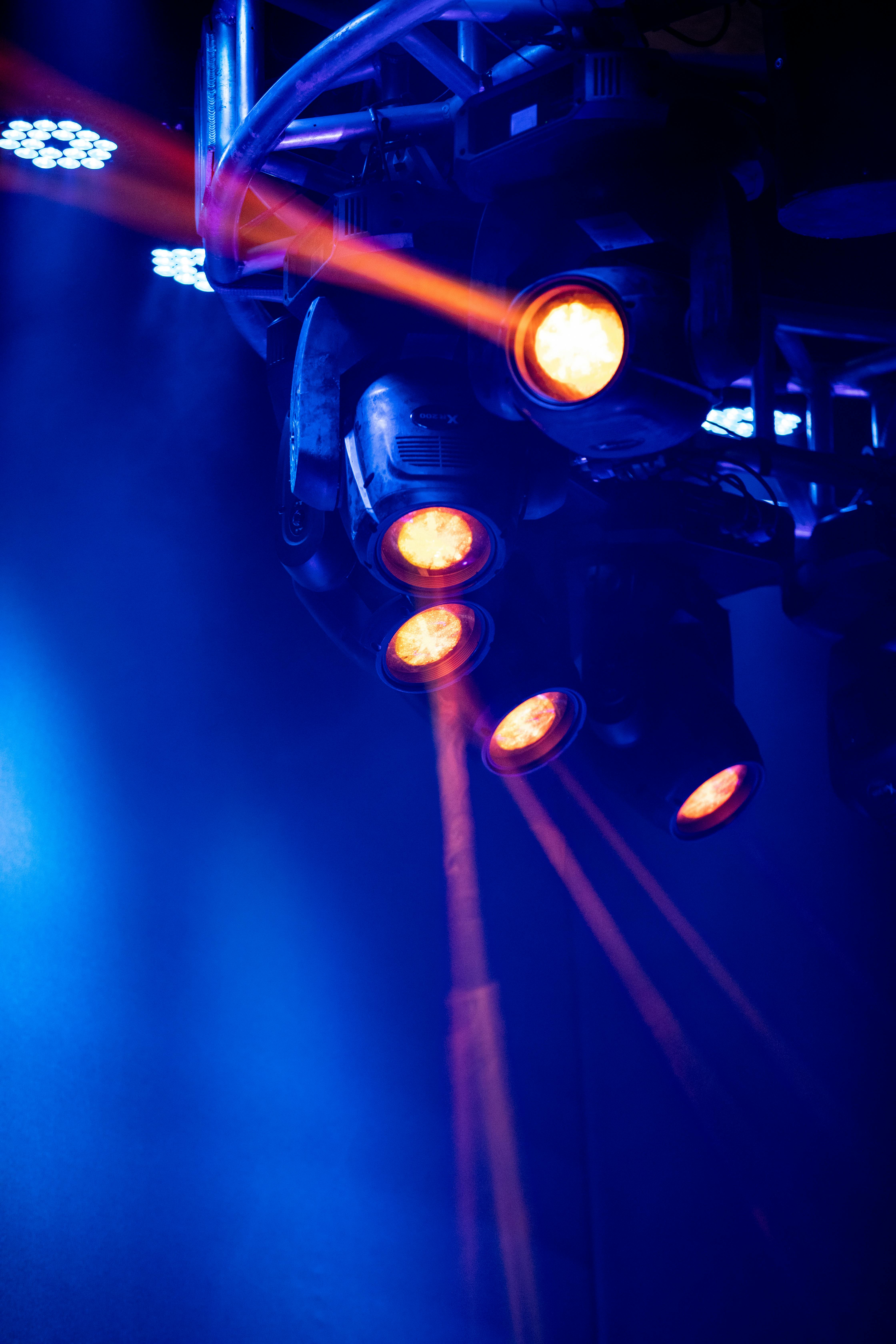 Световое оборудование